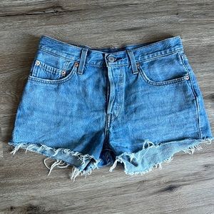 Levi’s cut off 501 shorts